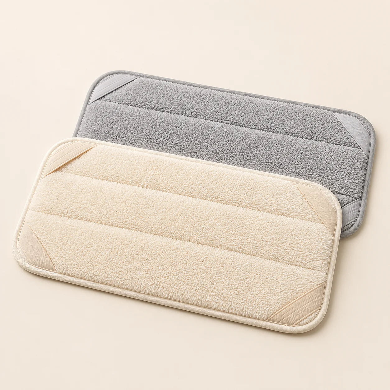 Zwei grosse Mikrofaser-Pads für den Boden